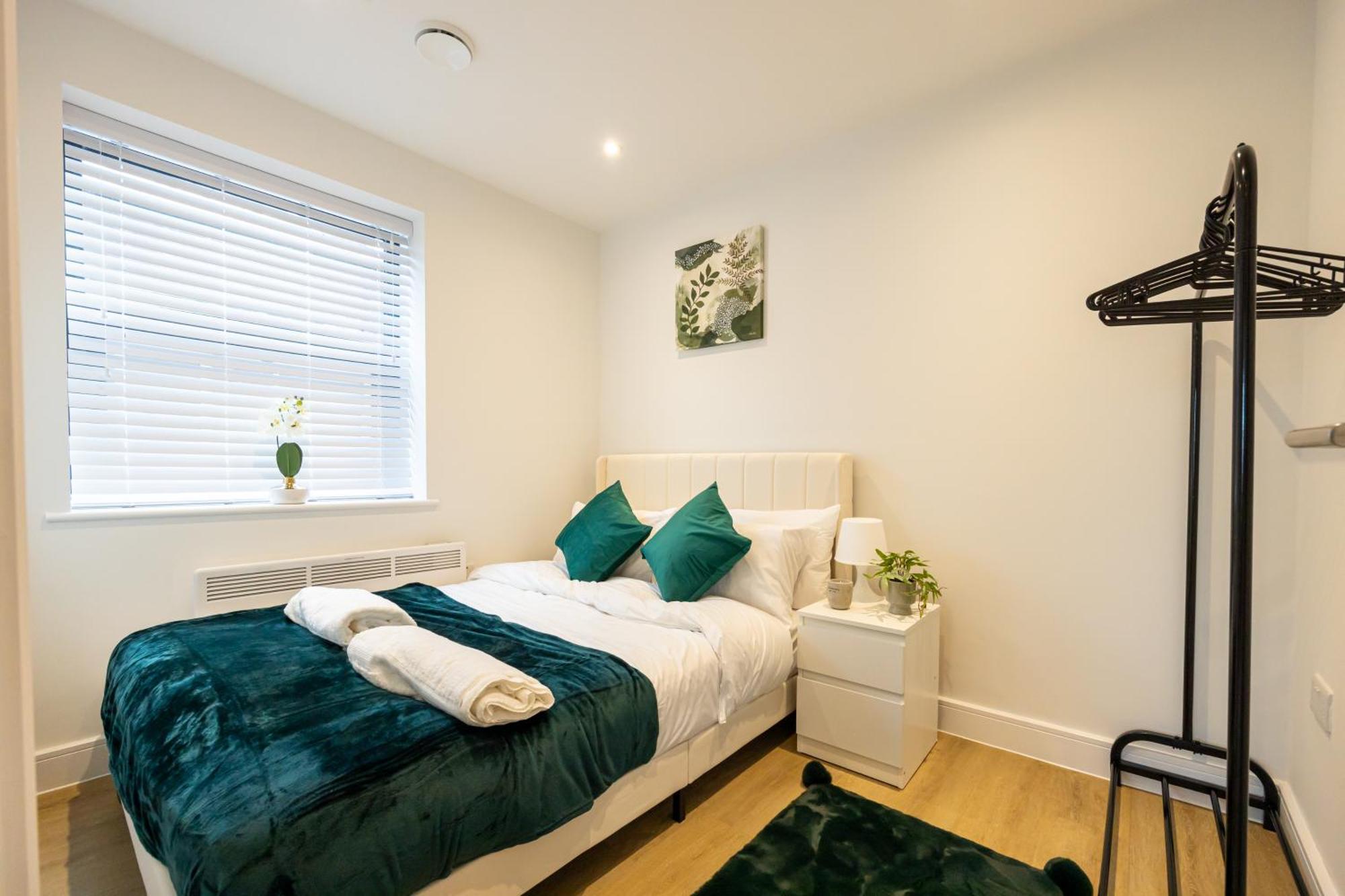 Modern 2 Bed Near Wythenshawe Hospital And Manchester Airport With Parking Екстер'єр фото